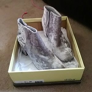 Ankle boots worn once